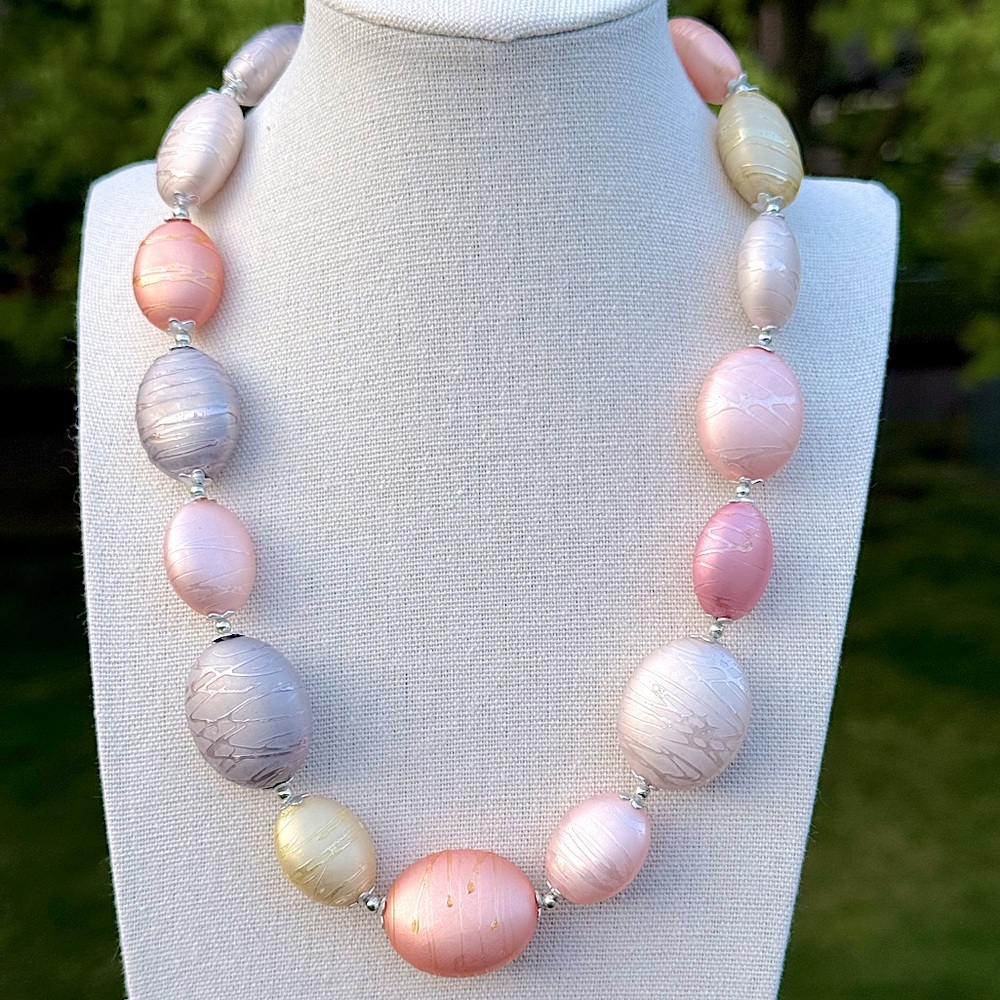 🤩 Vintage Hong Kong Pastel Multicolor Beaded Necklace